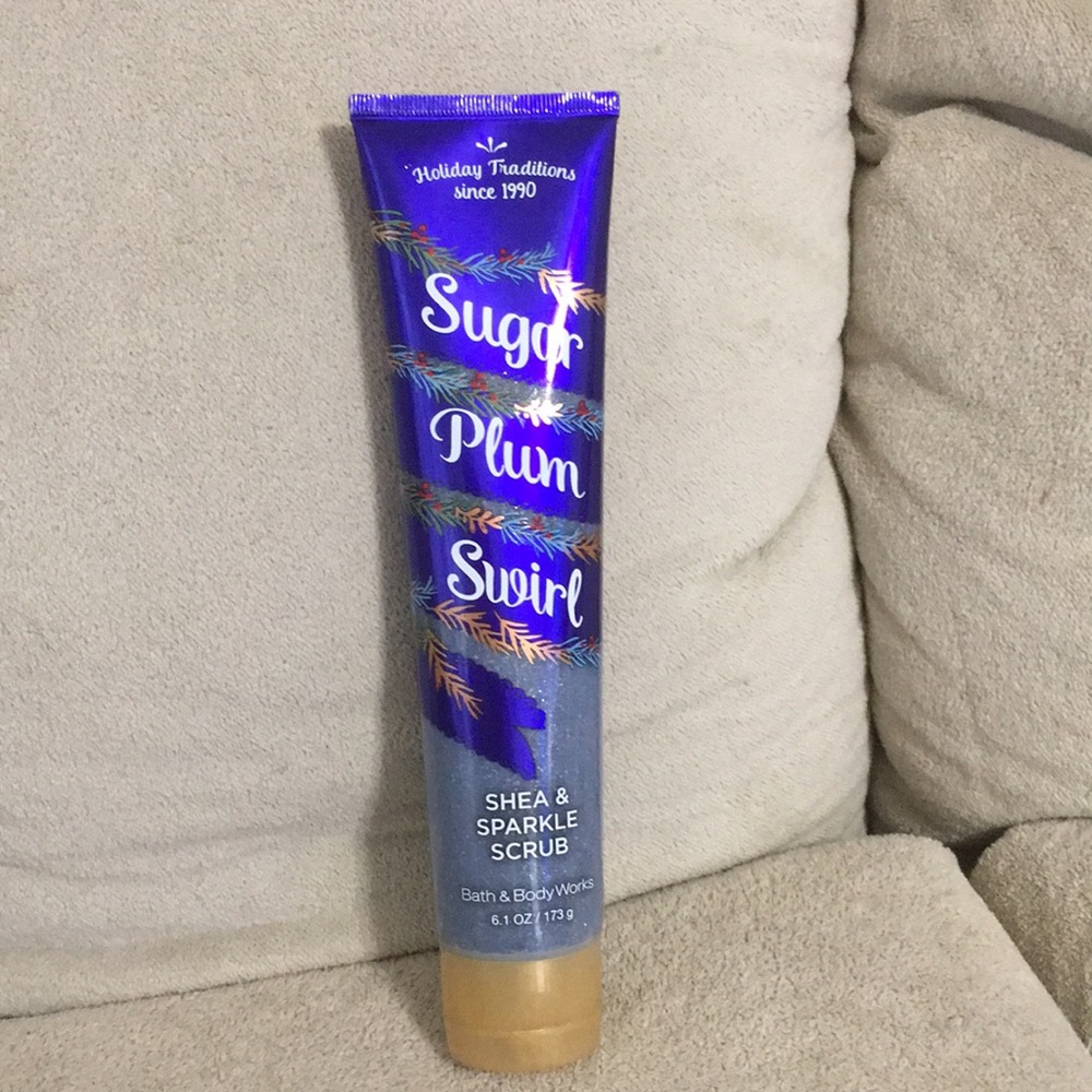 NWT Sugar Plum Swirl Sparkle Scrub - Picture 1 of 3